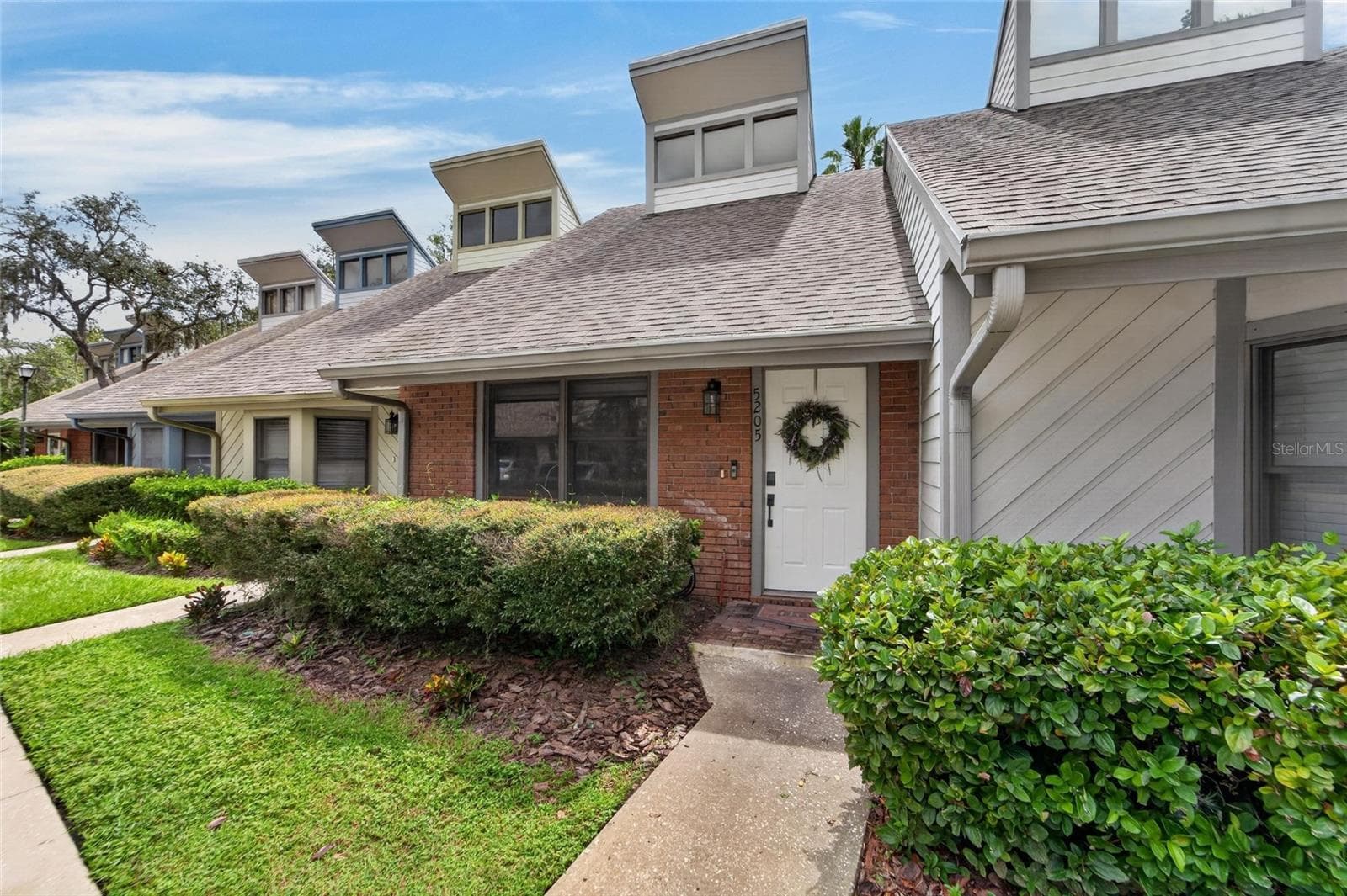 Located in the quaint community of Charter Mill - 5205 OAK CHARTER CT, TEMPLE TERRACE