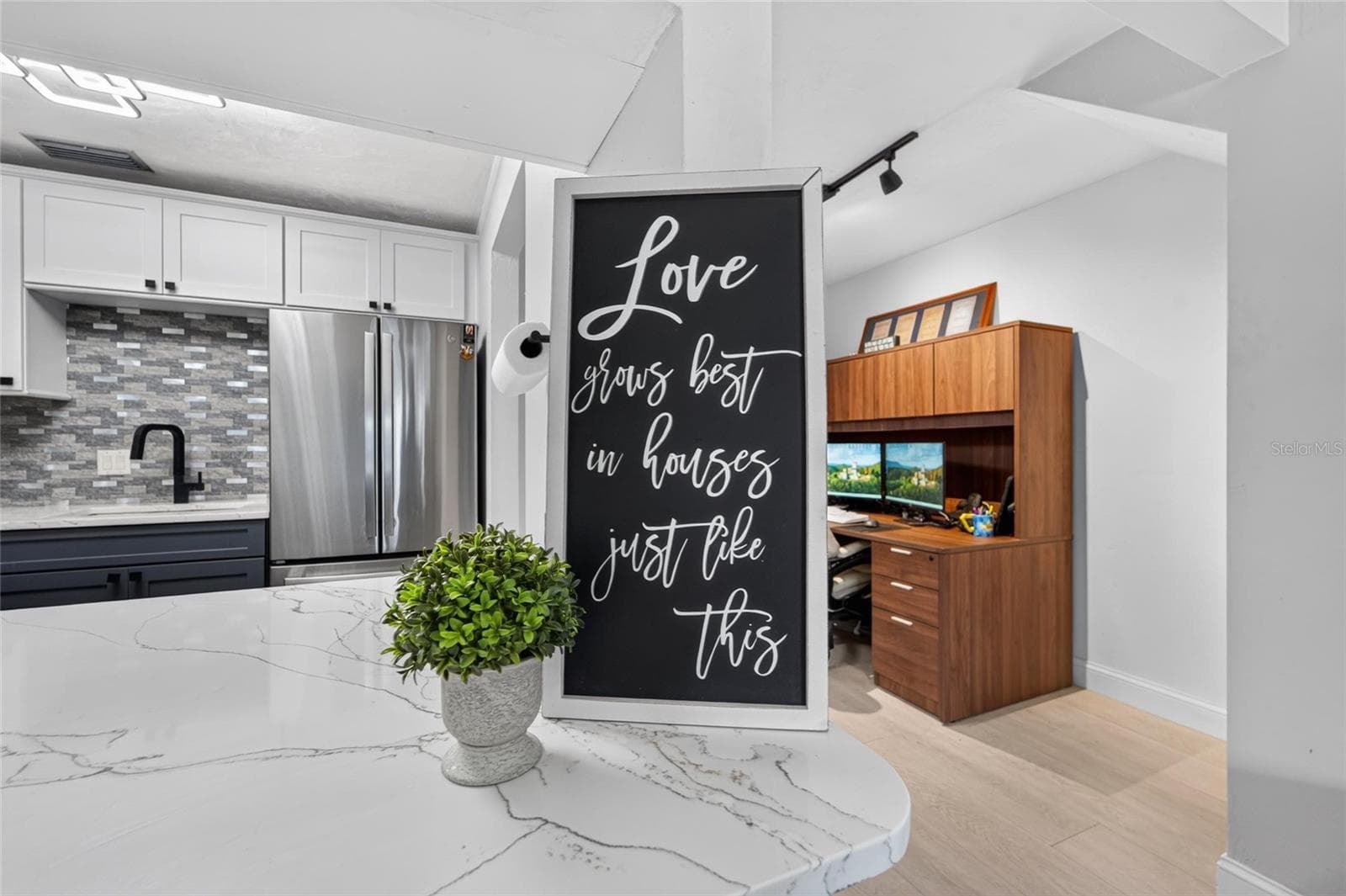 Yes Love Truely Does Grow in a Home Just Like This! - 5205 OAK CHARTER CT, TEMPLE TERRACE
