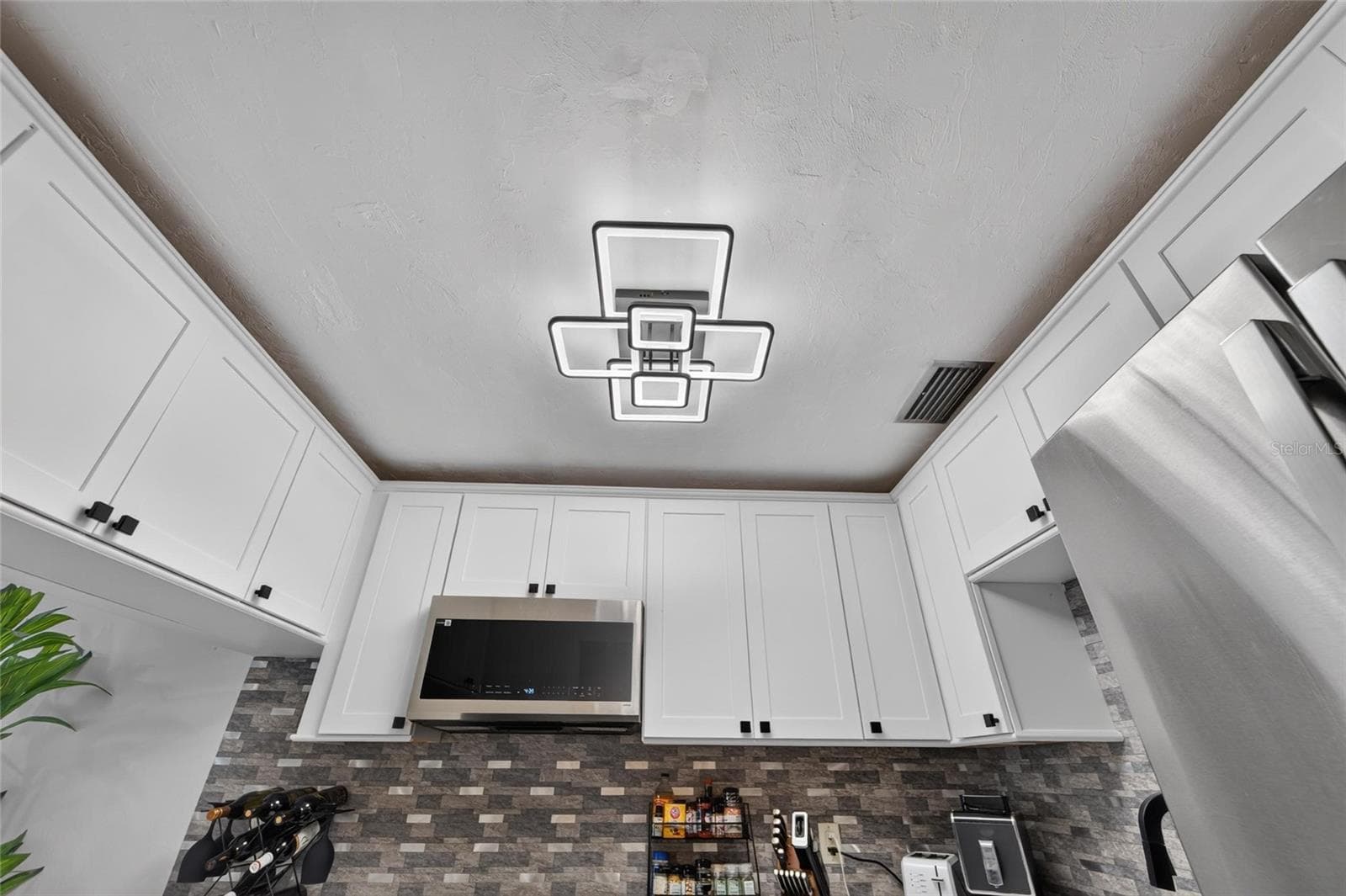 Now this is a space age fixture.  Even Captain Kirk would approve. - 5205 OAK CHARTER CT, TEMPLE TERRACE