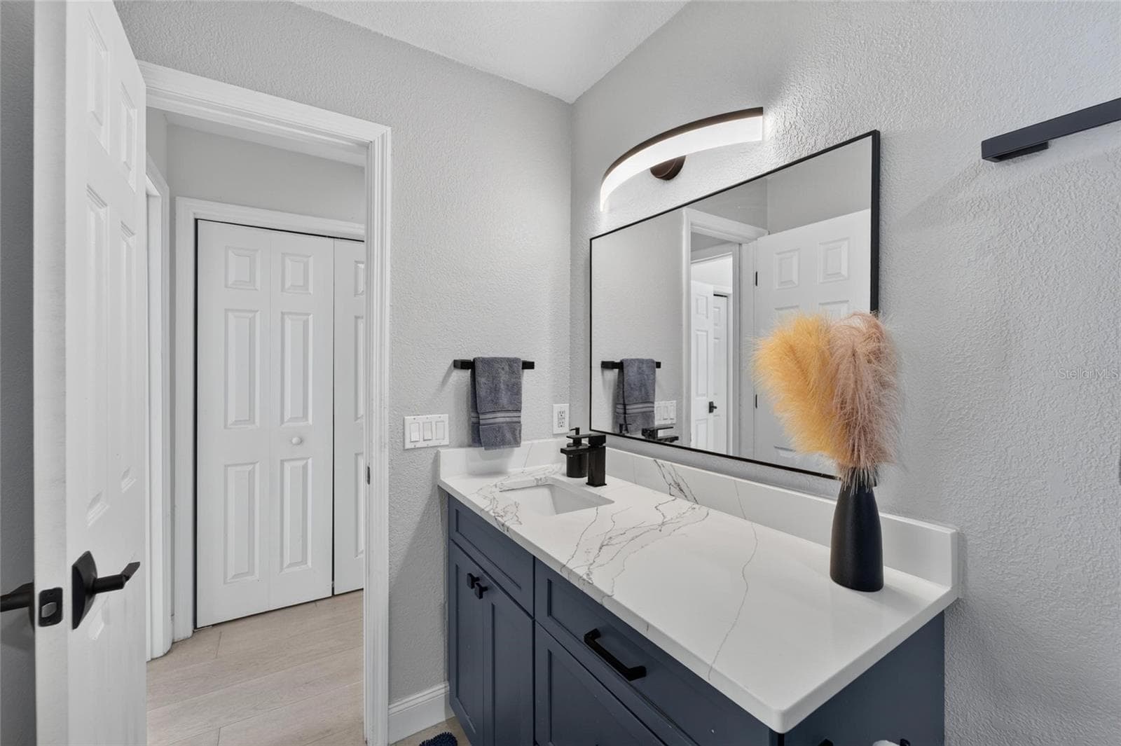 Plenty of counter space here. - 5205 OAK CHARTER CT, TEMPLE TERRACE