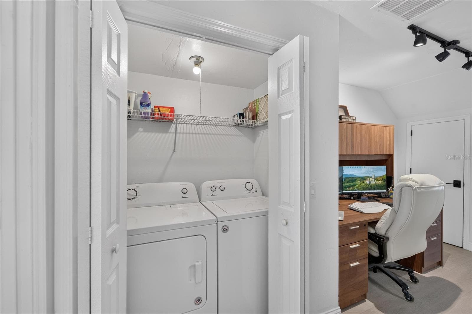 Washer & Dryer Closet with Shelving - 5205 OAK CHARTER CT, TEMPLE TERRACE