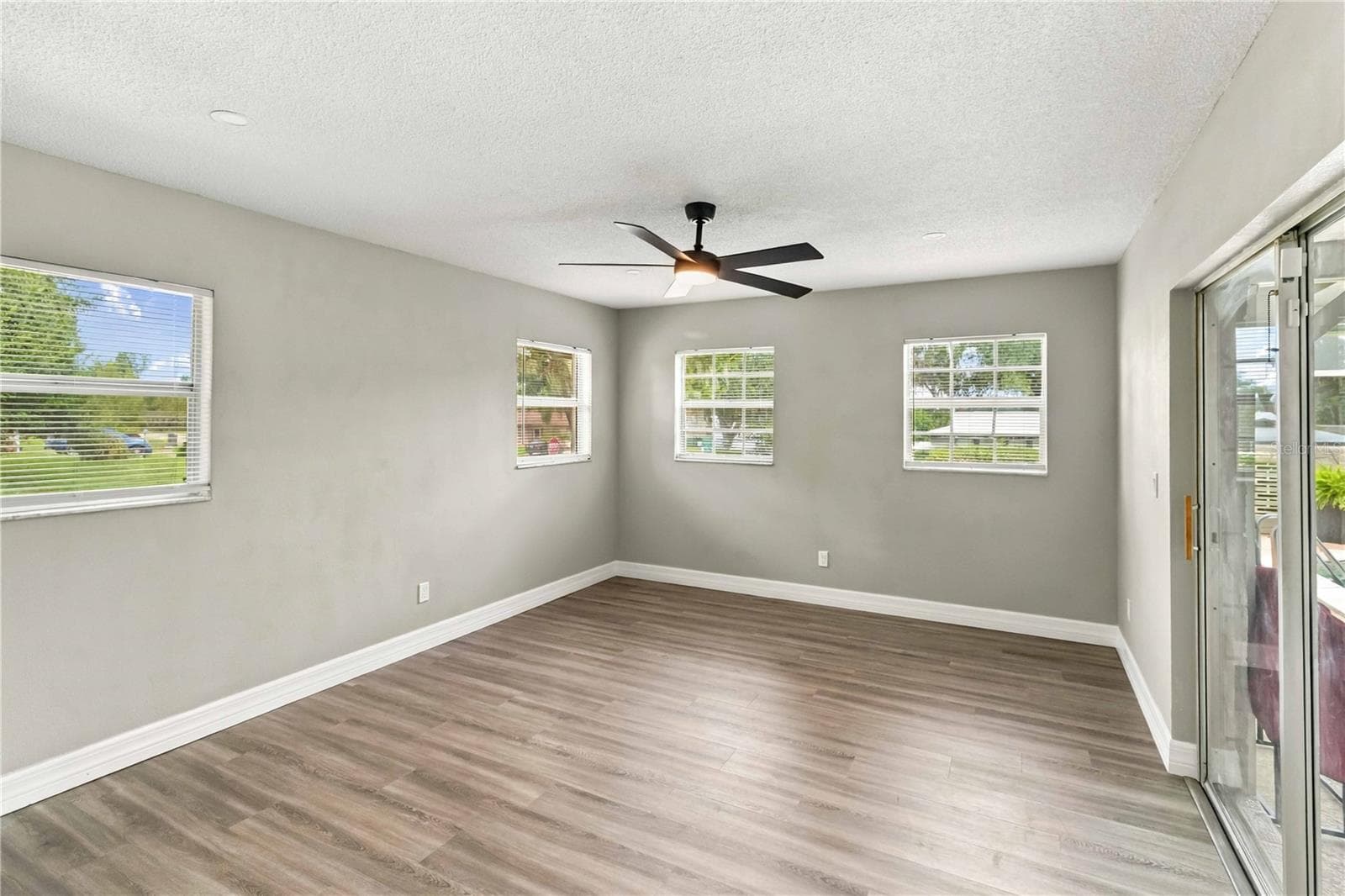 Single Family Residence at 816 KNIGHT ST, SEFFNER, photo 6 of 33