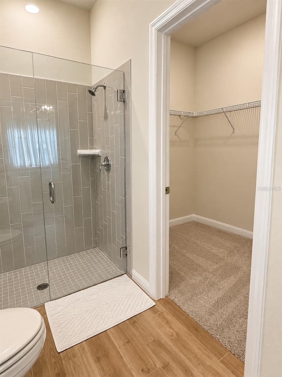 Spacious Walk-In Closet in the Guest Suite - 6735 REVERIE PARK AVE, ORLANDO