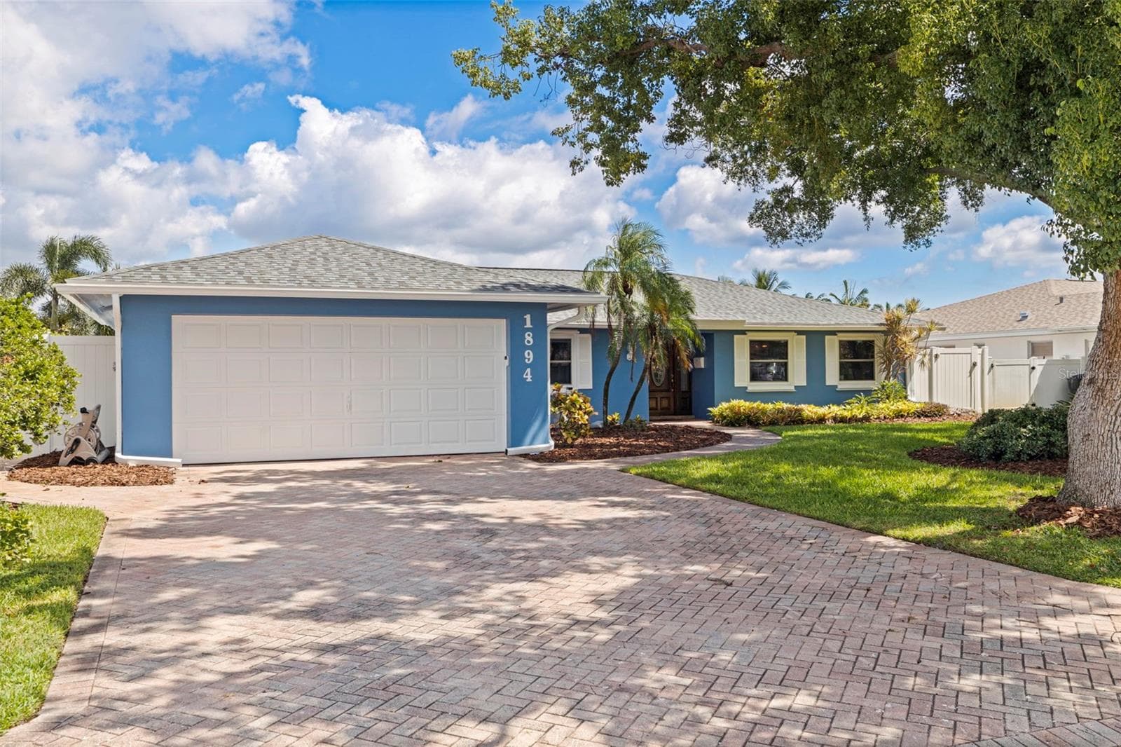 Single Family Residence at 1894 TANGLEWOOD DR NE, ST PETERSBURG, photo 3 of 58