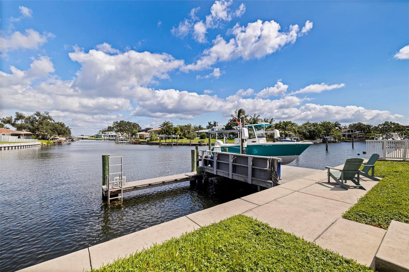Single Family Residence at 1894 TANGLEWOOD DR NE, ST PETERSBURG, photo 33 of 58