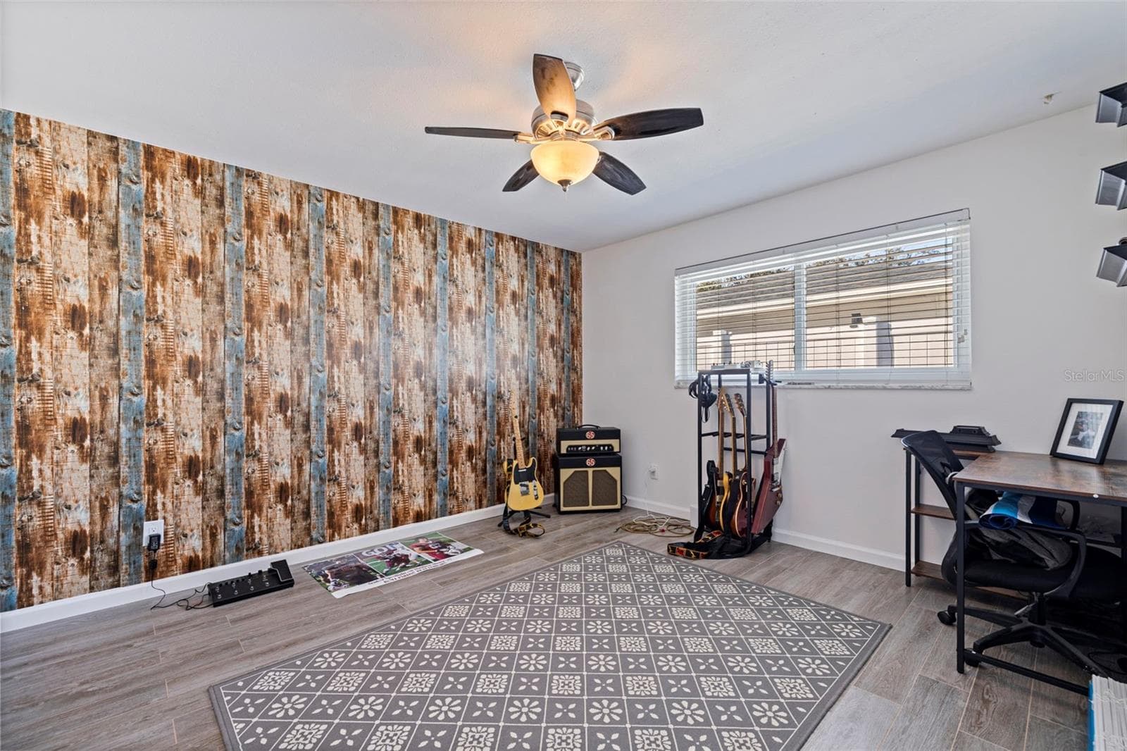 Single Family Residence at 1894 TANGLEWOOD DR NE, ST PETERSBURG, photo 26 of 58