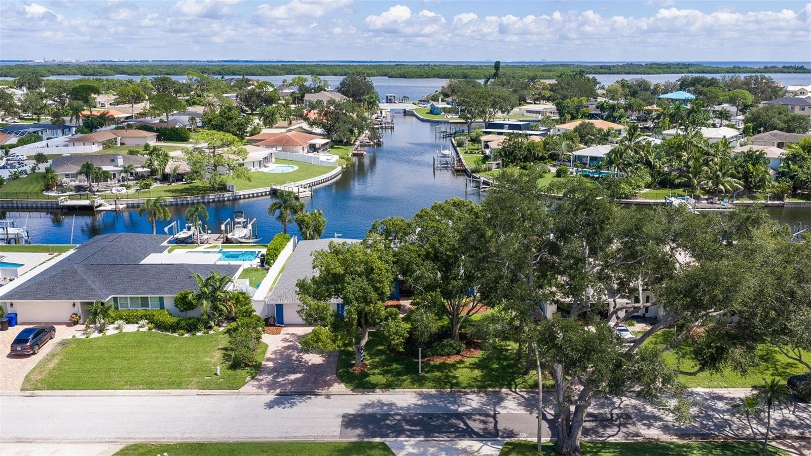 Single Family Residence at 1894 TANGLEWOOD DR NE, ST PETERSBURG, photo 45 of 58