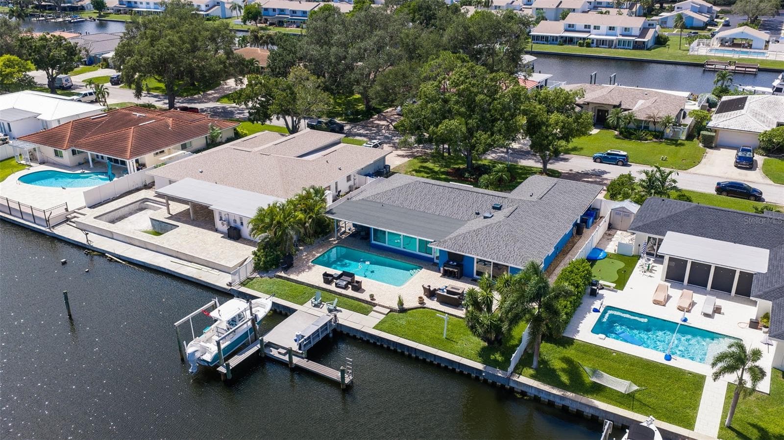 Single Family Residence at 1894 TANGLEWOOD DR NE, ST PETERSBURG, photo 41 of 58