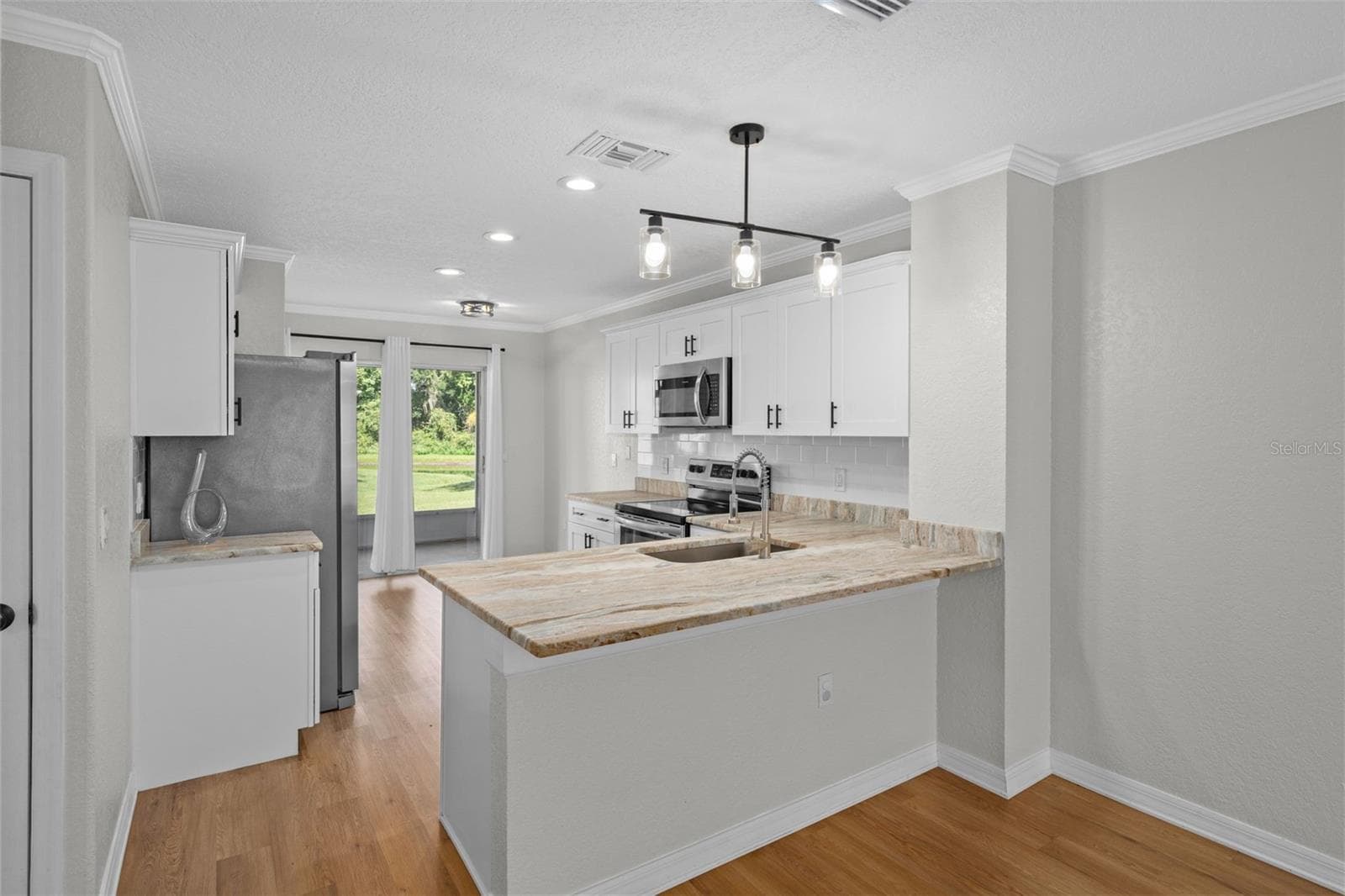 Breakfast bar - 7924 HARDWICK DR #617, NEW PORT RICHEY