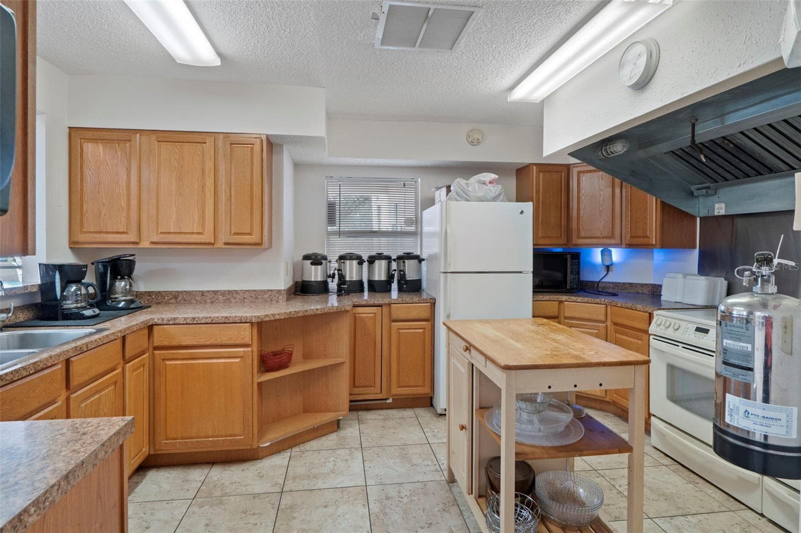 Clubhouse kitchen - 7924 HARDWICK DR #617, NEW PORT RICHEY