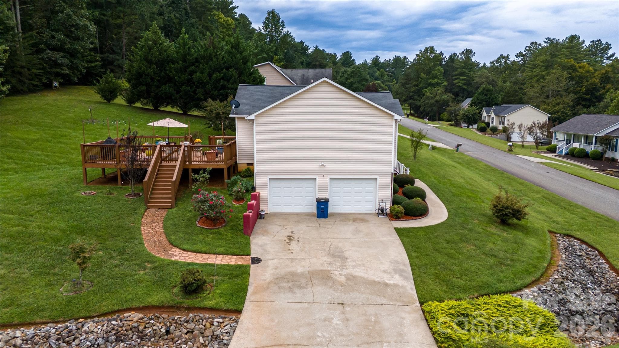Single Family Residence at 142 Doe Run, Morganton, photo 5 of 34