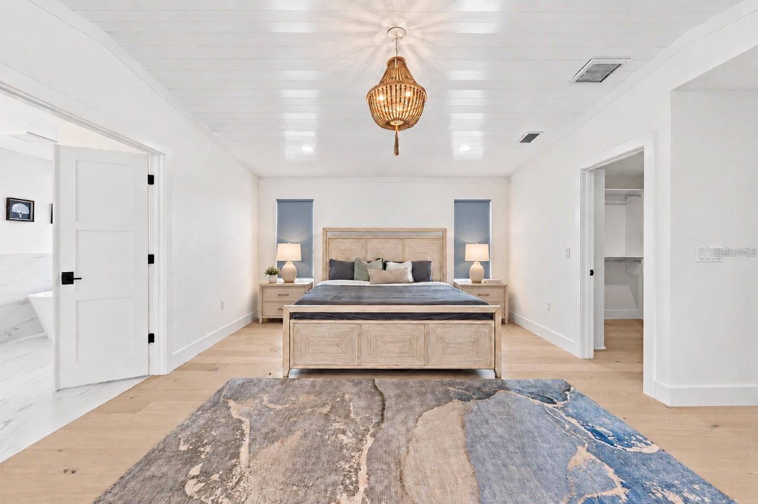 Primary suite - 1647 SIESTA DR, SARASOTA