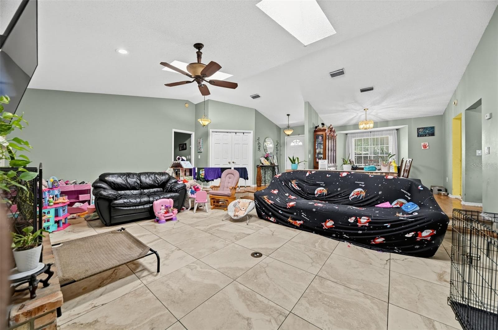 Single Family Residence at 812 MARAVAL CT, LONGWOOD, photo 9 of 33