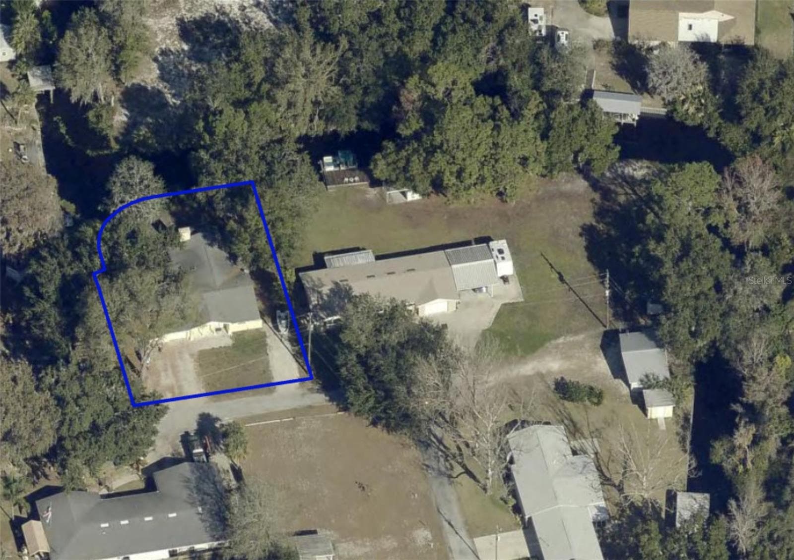 Single Family Residence at 30820 GLENN DR, TAVARES, photo 7 of 9