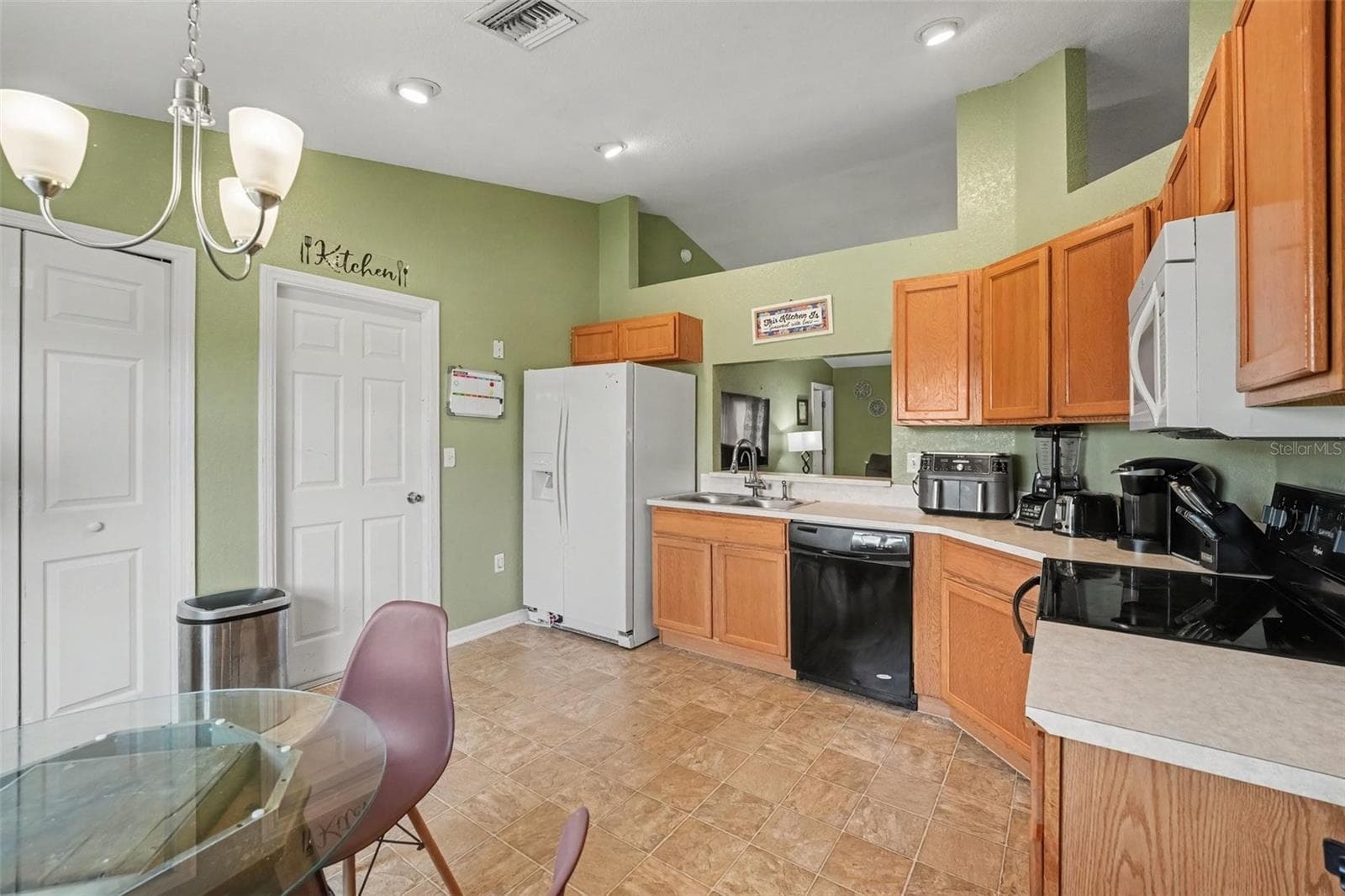 Single Family Residence at 2225 BLUEBIRD AVE, BARTOW, photo 7 of 30