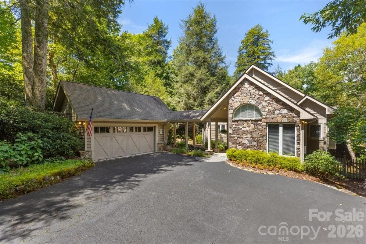 Single Family Residence at 21 Crescent Trail, Highlands, photo 2 of 46