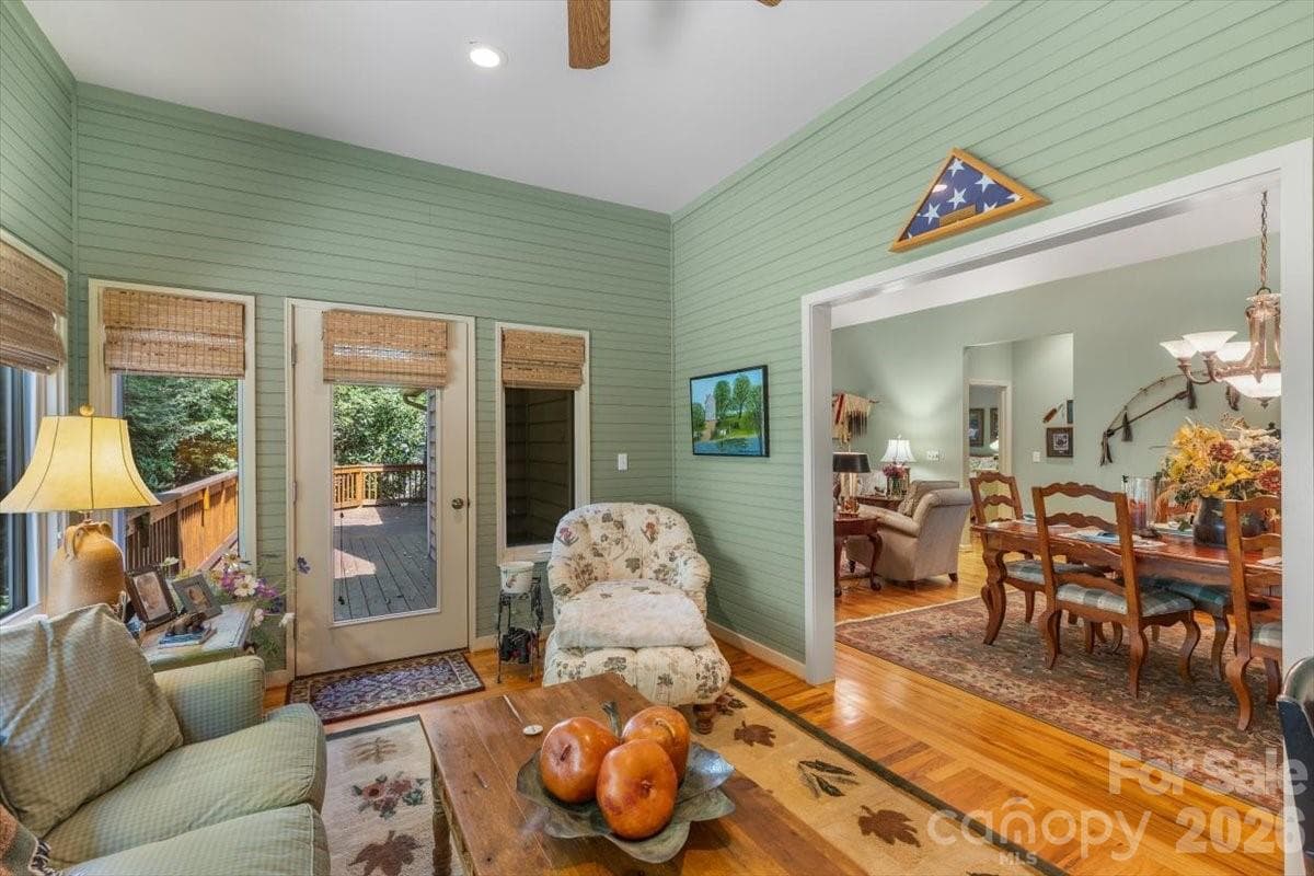 Single Family Residence at 21 Crescent Trail, Highlands, photo 14 of 46