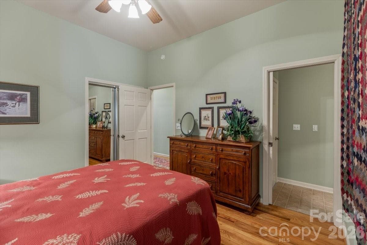 Single Family Residence at 21 Crescent Trail, Highlands, photo 27 of 46