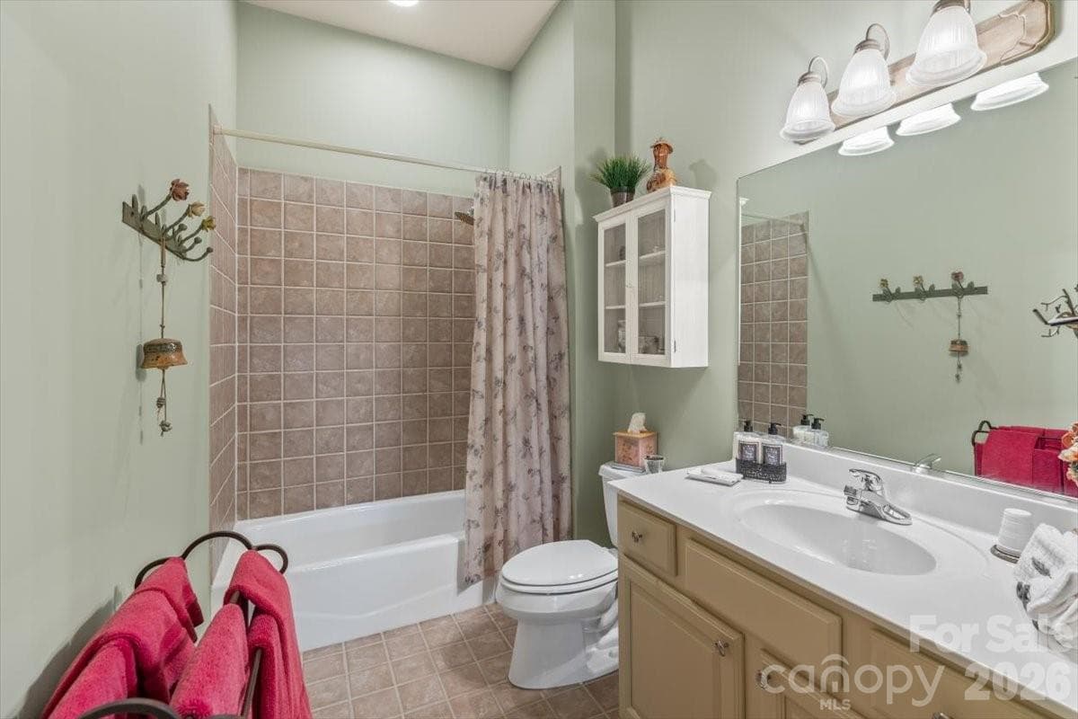 Single Family Residence at 21 Crescent Trail, Highlands, photo 28 of 46