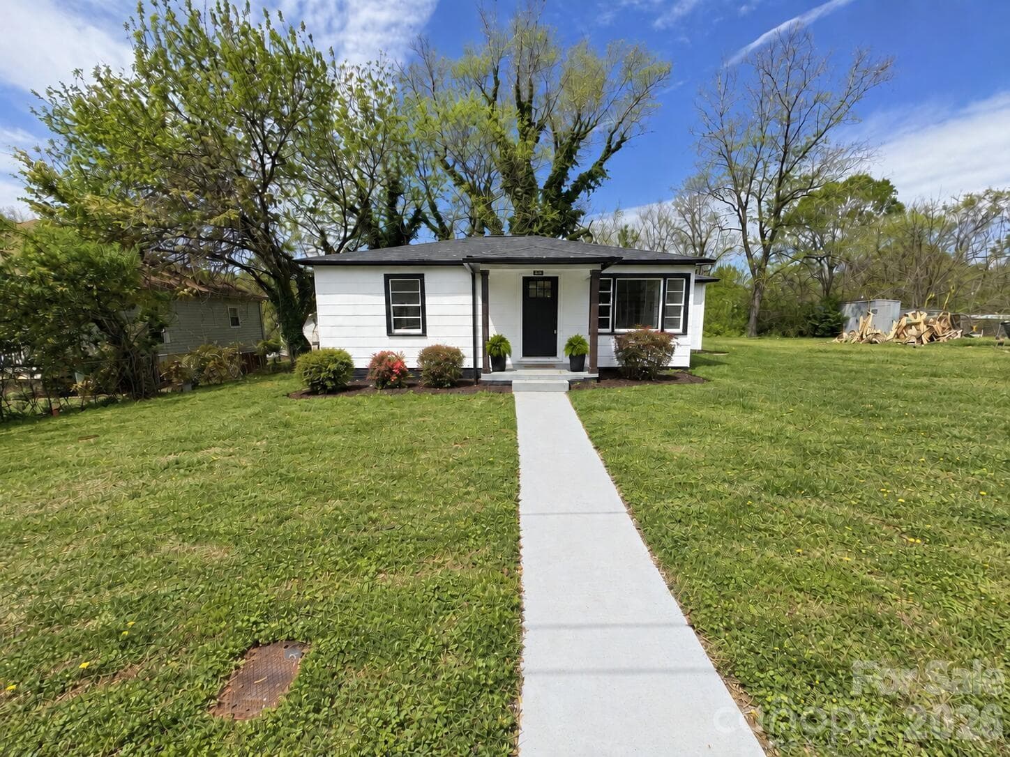 142 S Ervin Avenue