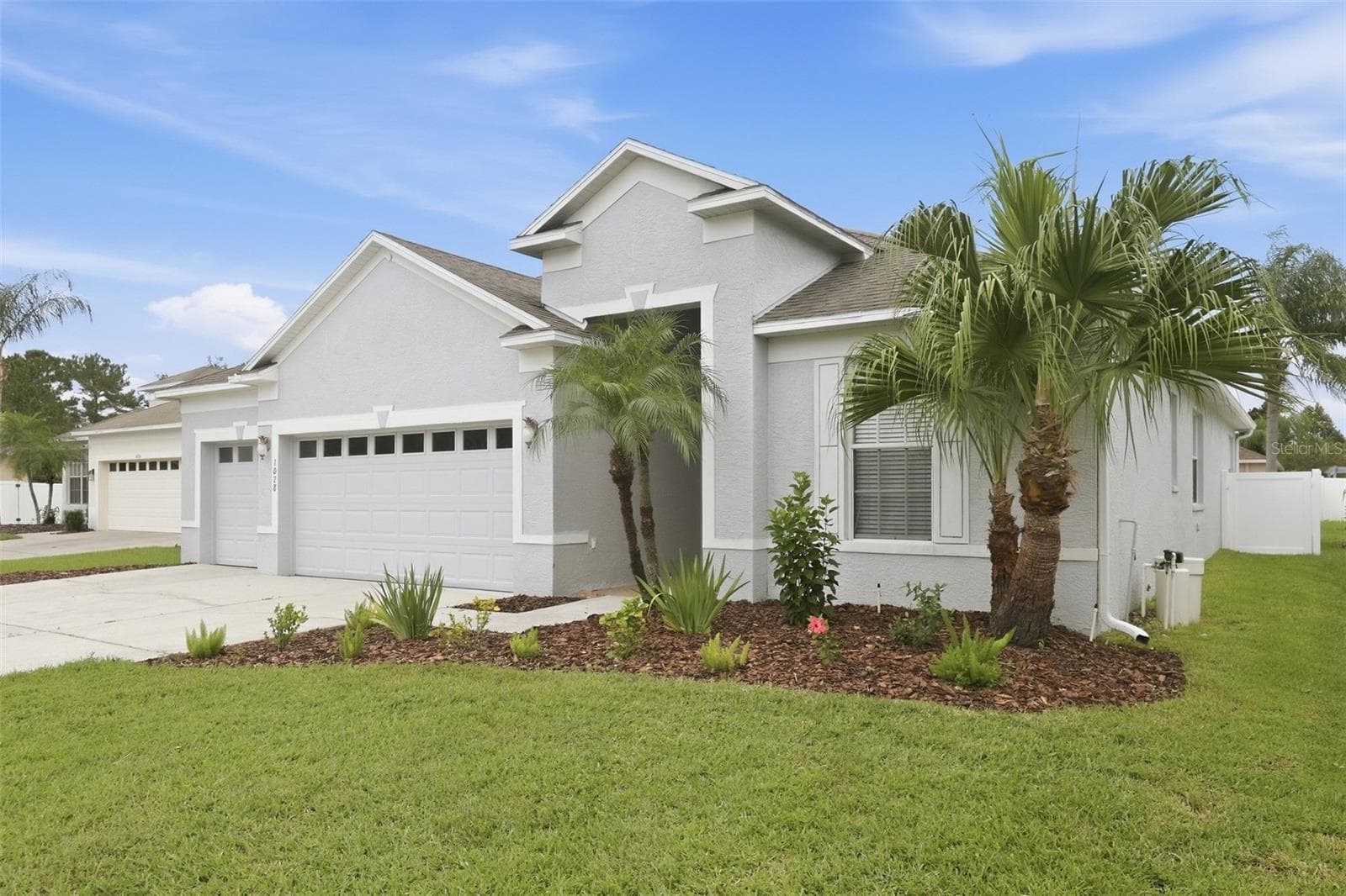 Single Family Residence at 1028 APPIAN PL, WESLEY CHAPEL, photo 2 of 43