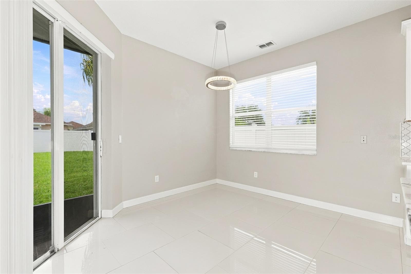 Single Family Residence at 1028 APPIAN PL, WESLEY CHAPEL, photo 14 of 43