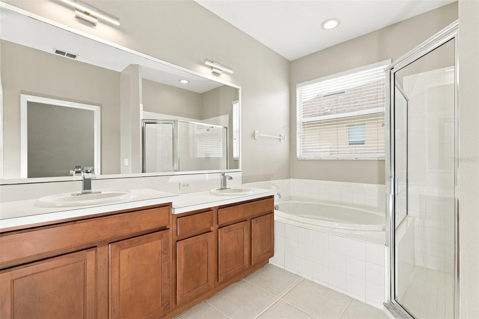Single Family Residence at 1028 APPIAN PL, WESLEY CHAPEL, photo 28 of 43