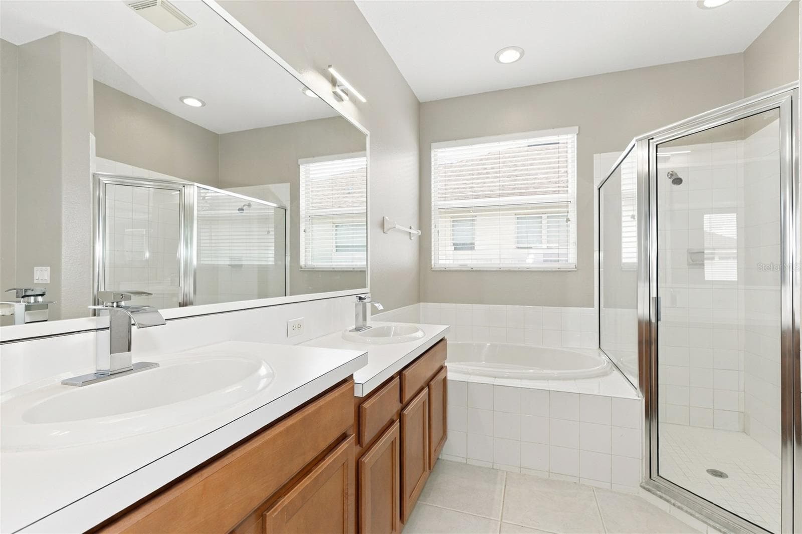 Single Family Residence at 1028 APPIAN PL, WESLEY CHAPEL, photo 29 of 43
