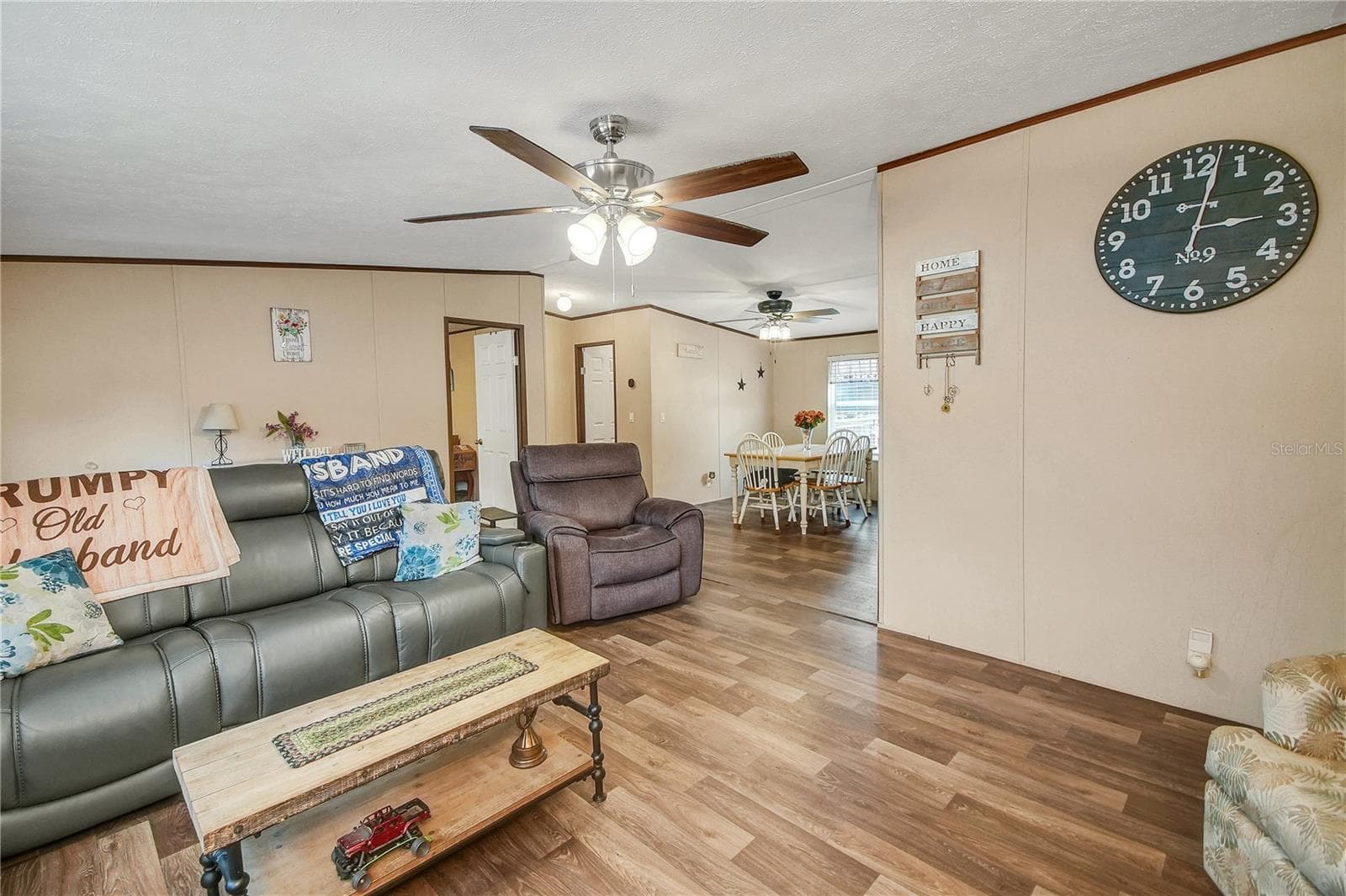 Manufactured Home at 15068 SE 105TH AVE, SUMMERFIELD, photo 9 of 36