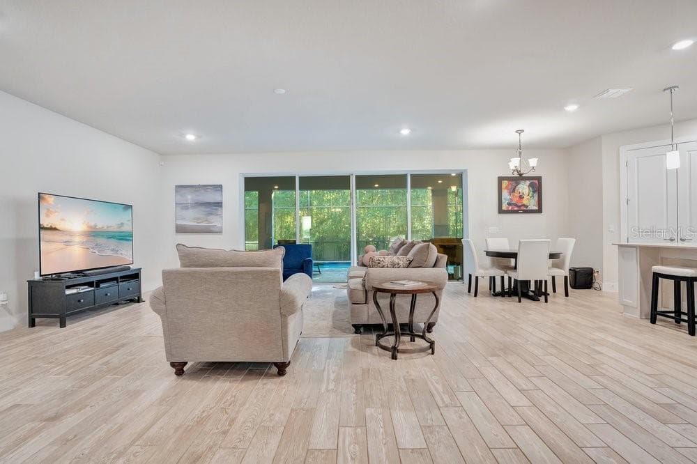 family room - 704 FOX EDGE CT, OVIEDO