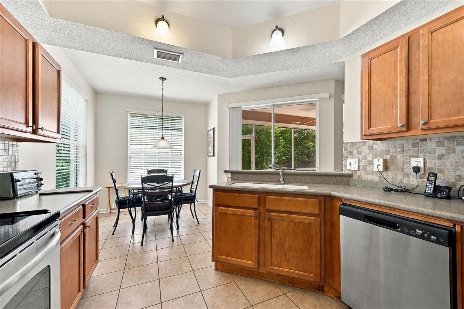 Kitchen - 802 LANTERN WAY #101, CLEARWATER