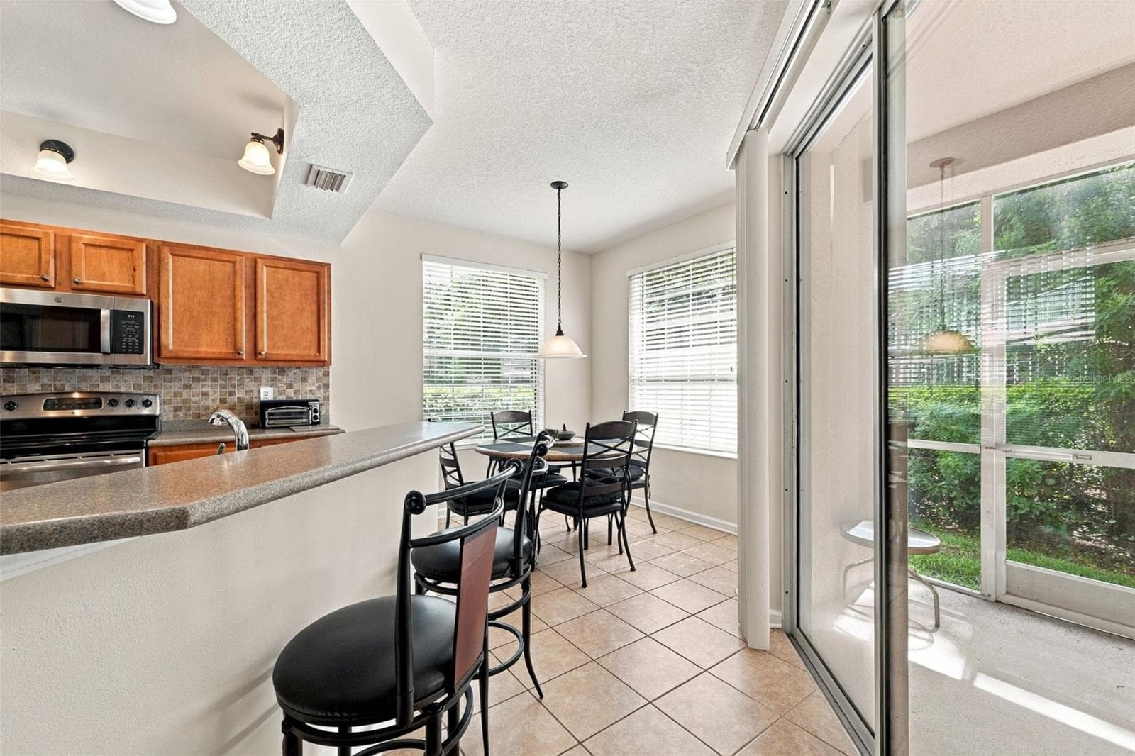 Breakfast Bar - 802 LANTERN WAY #101, CLEARWATER