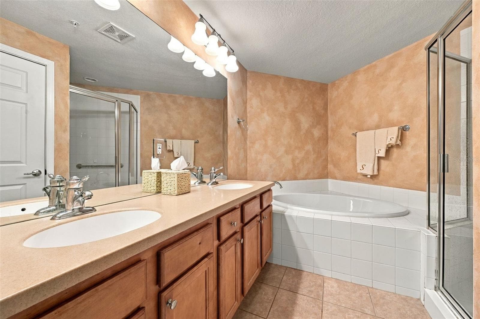 Primary Bath - 802 LANTERN WAY #101, CLEARWATER