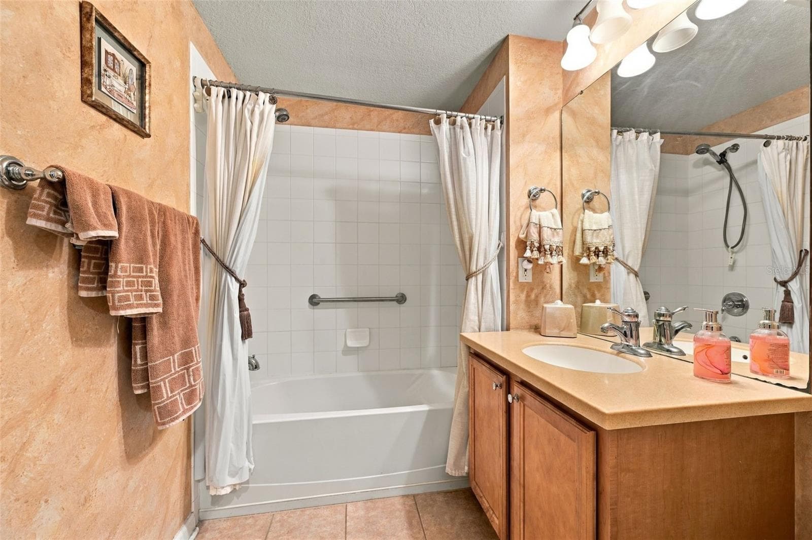Guest Bath - 802 LANTERN WAY #101, CLEARWATER