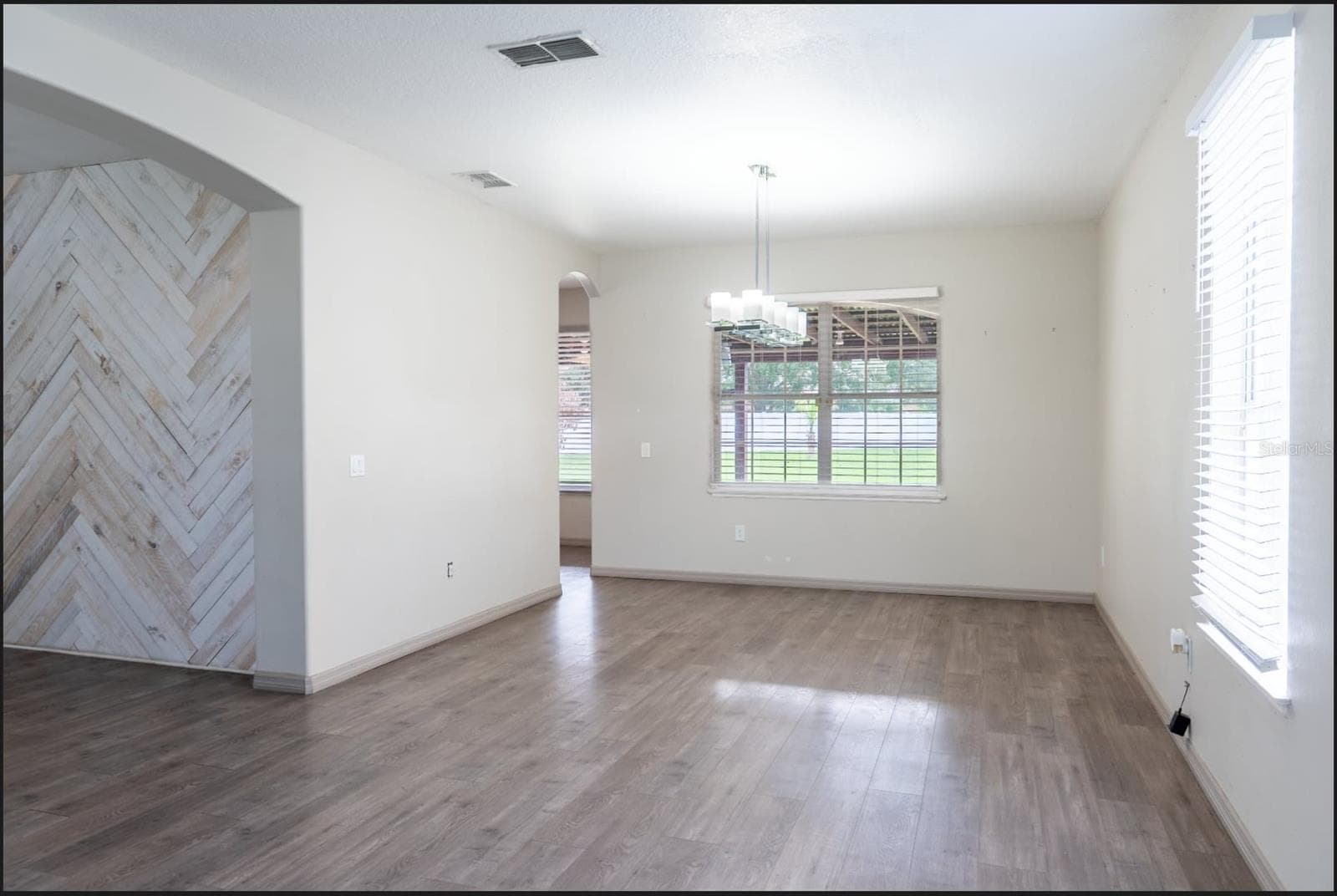 Single Family Residence at 14114 ABACO ISLE DR, ORLANDO, photo 4 of 13