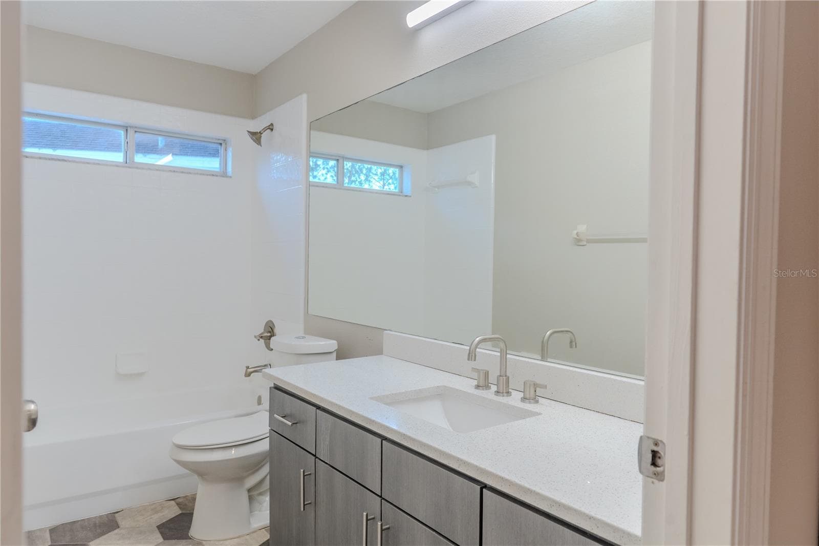 Single Family Residence at 14114 ABACO ISLE DR, ORLANDO, photo 9 of 13