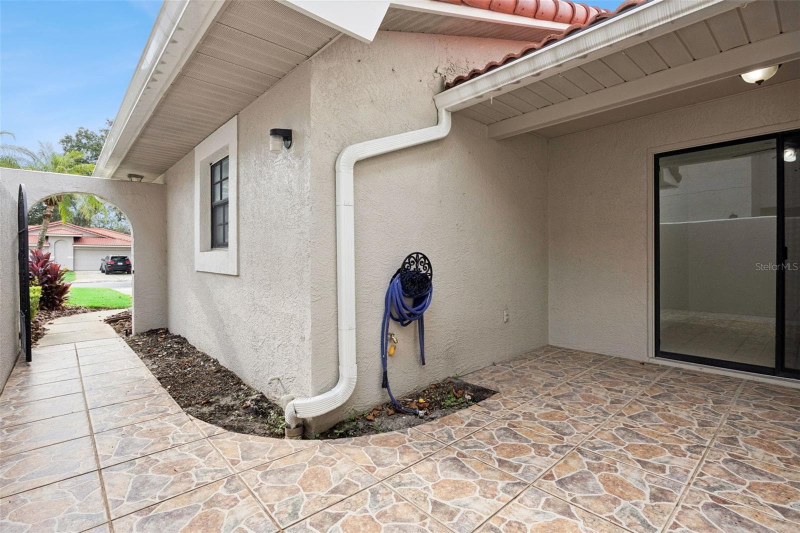 Private entryway - 8370 SANDPOINT BLVD, ORLANDO
