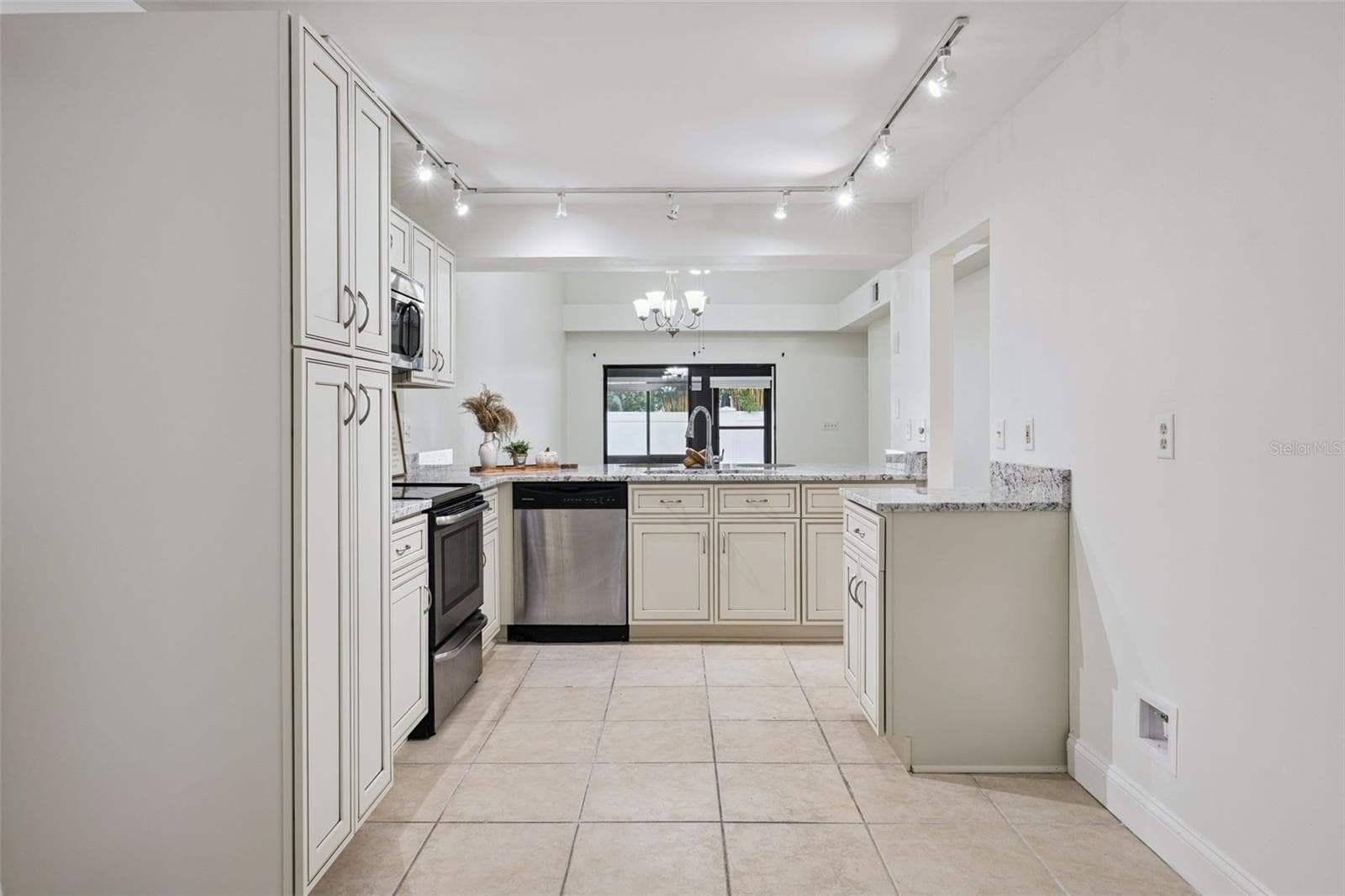 Kitchen - 8370 SANDPOINT BLVD, ORLANDO