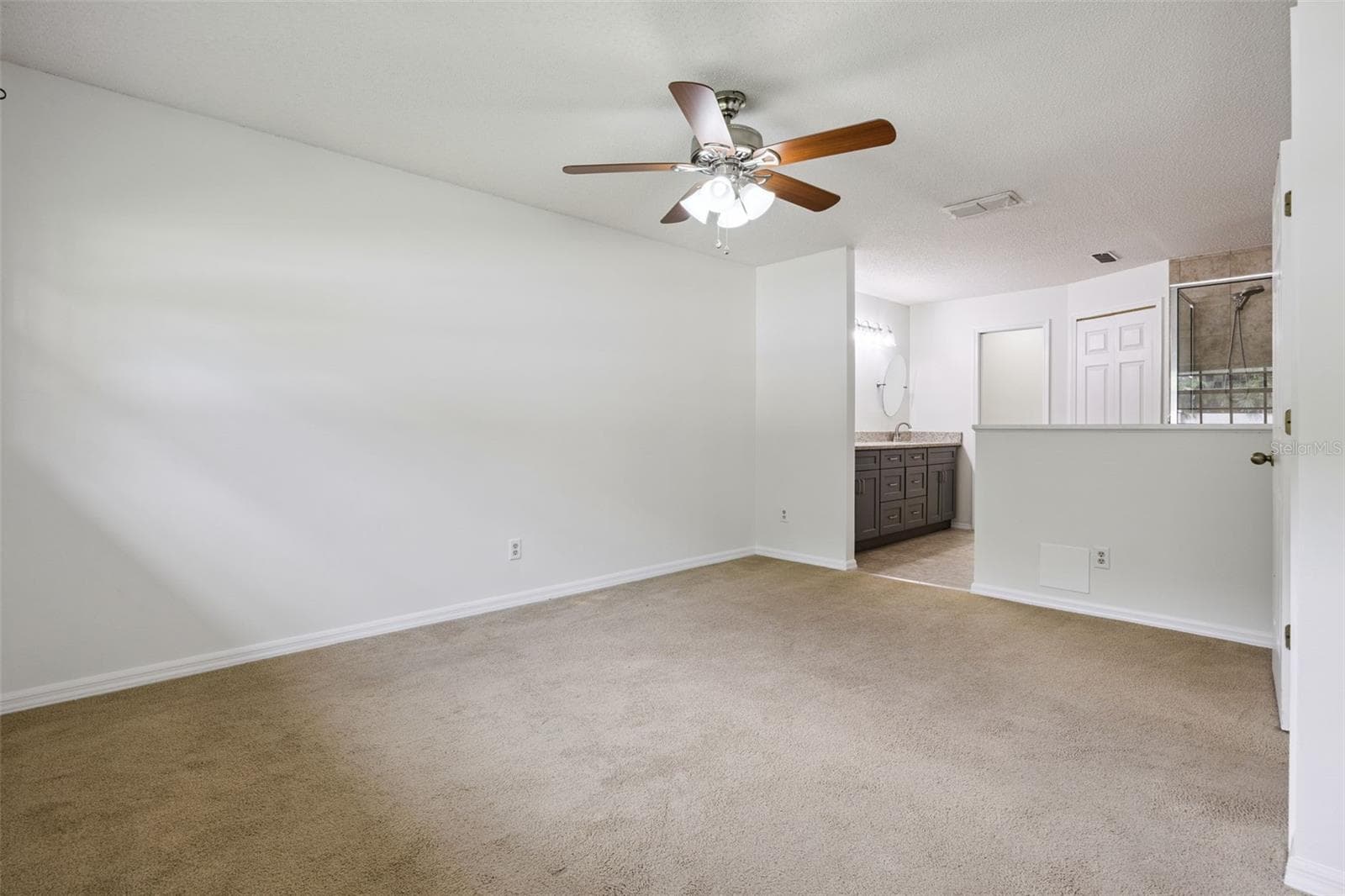 Primary bedroom - 8370 SANDPOINT BLVD, ORLANDO