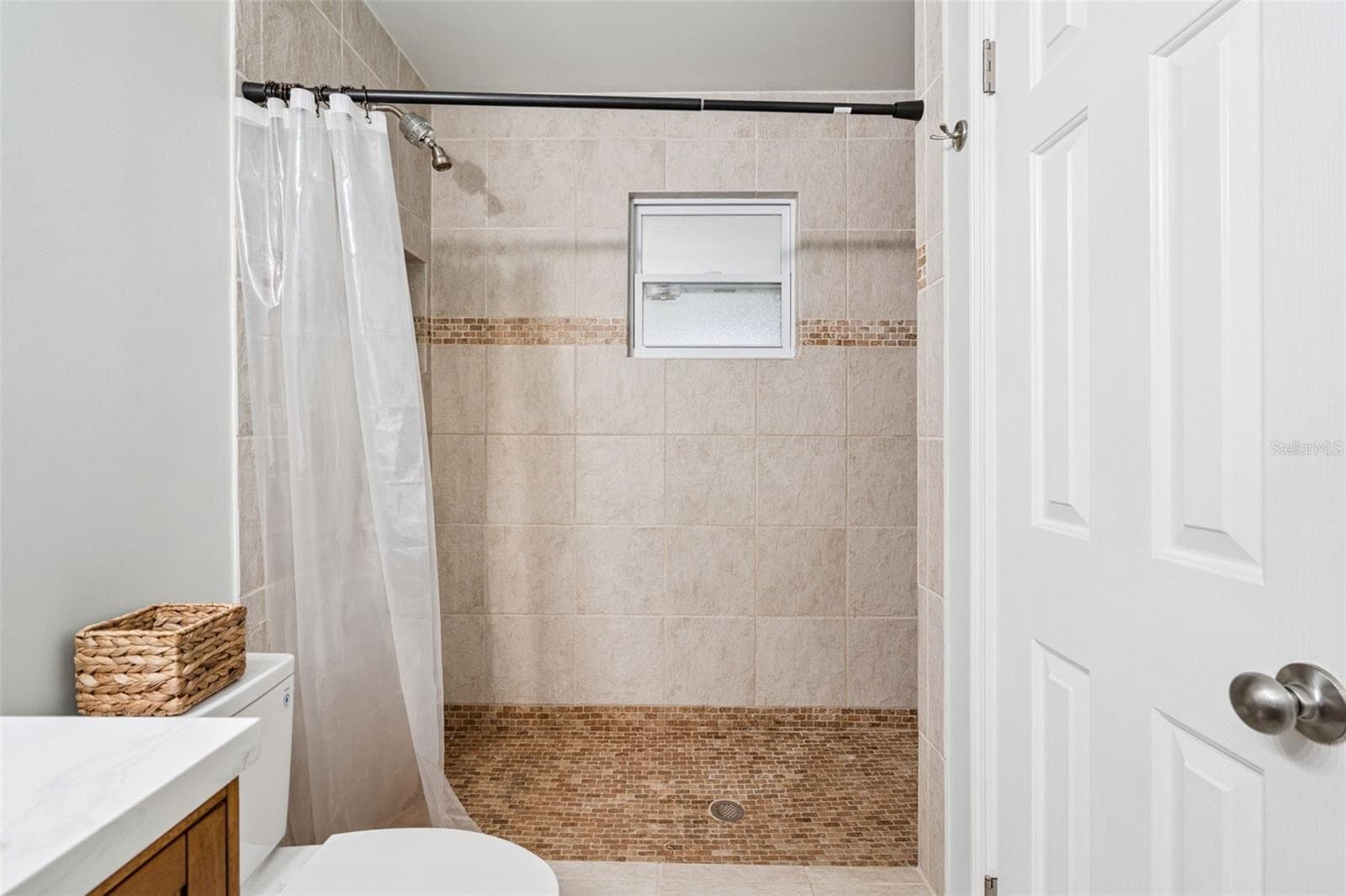 Primary Ensuite Bathroom - 14335 FRESNO DR, ORLANDO