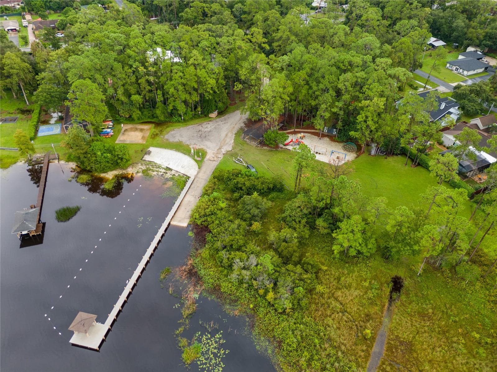 Isle of Pines community lakefront park - 14335 FRESNO DR, ORLANDO