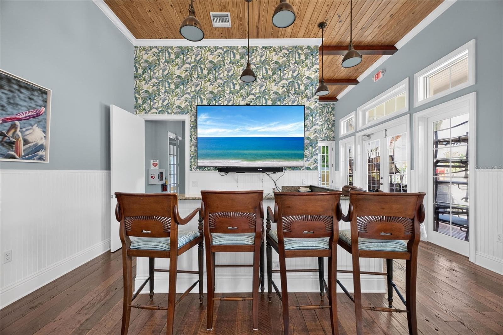 Bar area with large Screen Tv...Lets watch a game! - 8561 AMBERJACK CIR #302, ENGLEWOOD