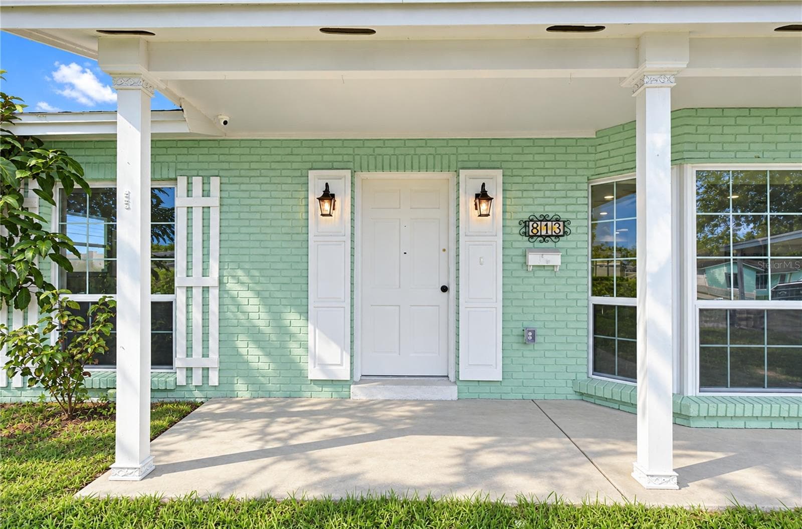 Single Family Residence at 8013 W ELM ST, TAMPA, photo 3 of 35