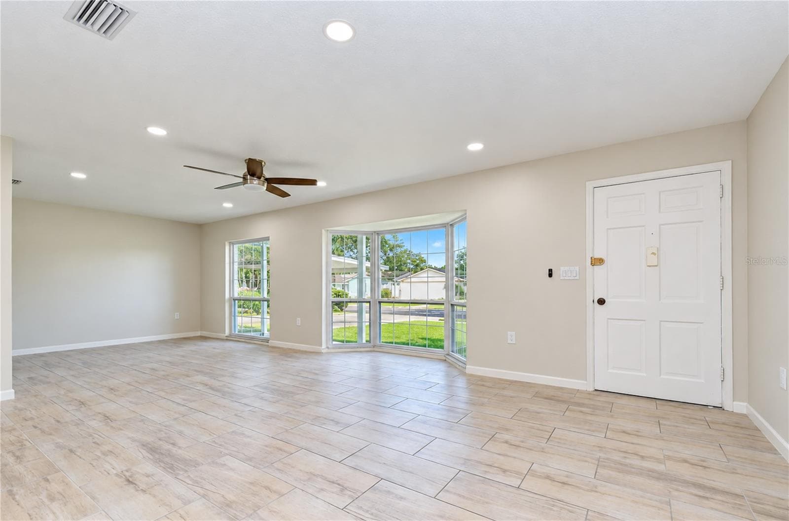 Single Family Residence at 8013 W ELM ST, TAMPA, photo 4 of 35