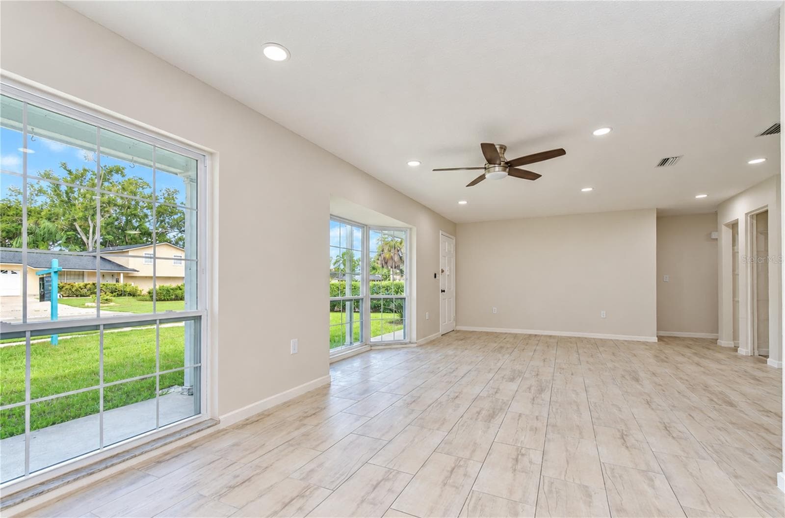 Single Family Residence at 8013 W ELM ST, TAMPA, photo 7 of 35