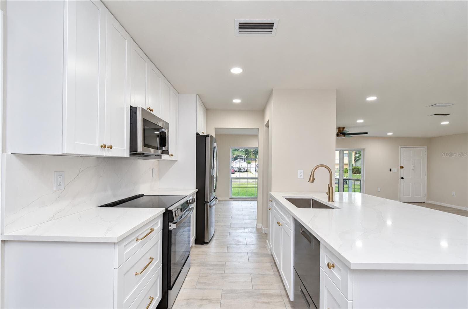 Single Family Residence at 8013 W ELM ST, TAMPA, photo 11 of 35
