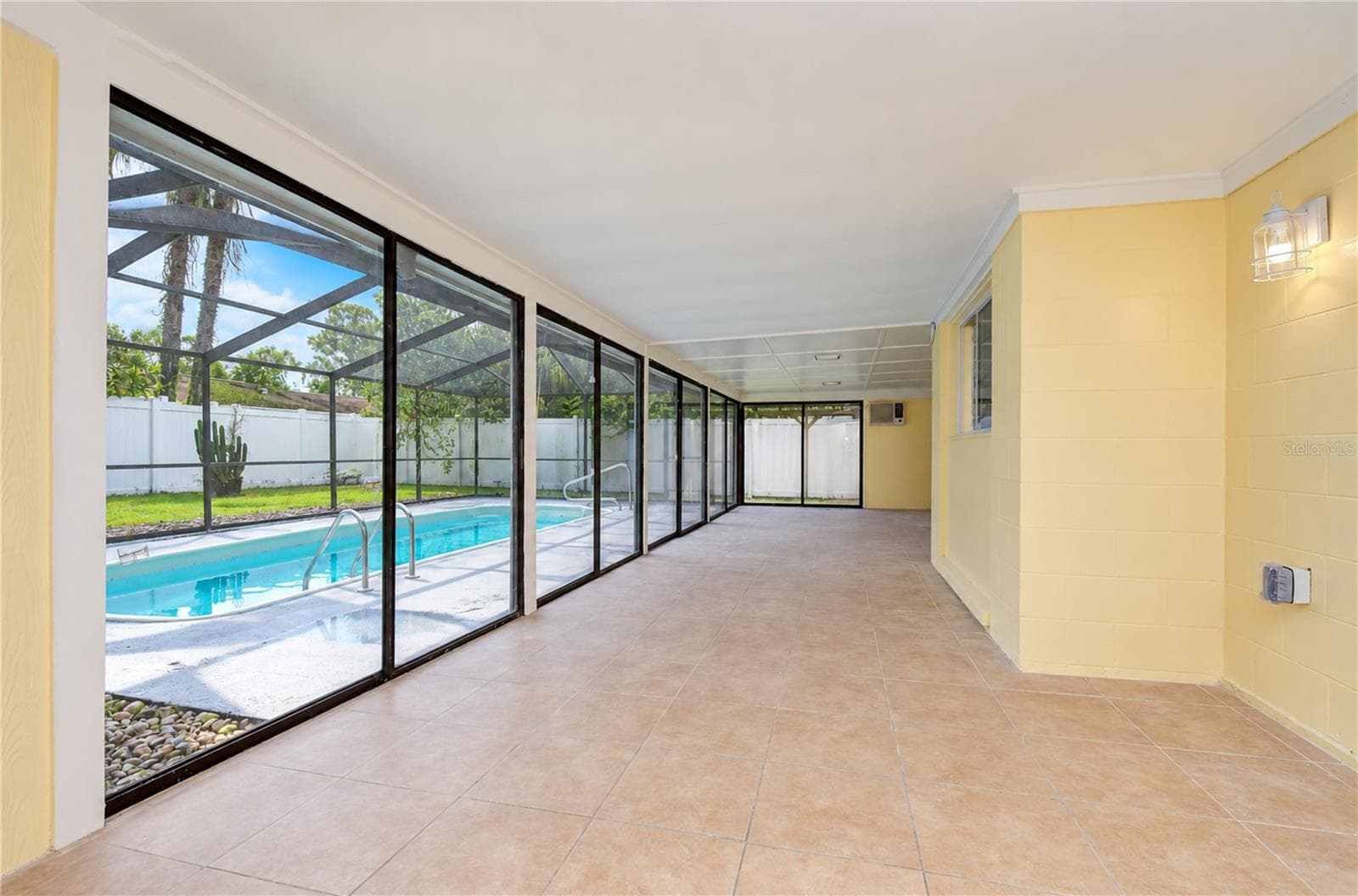 Single Family Residence at 8013 W ELM ST, TAMPA, photo 30 of 35