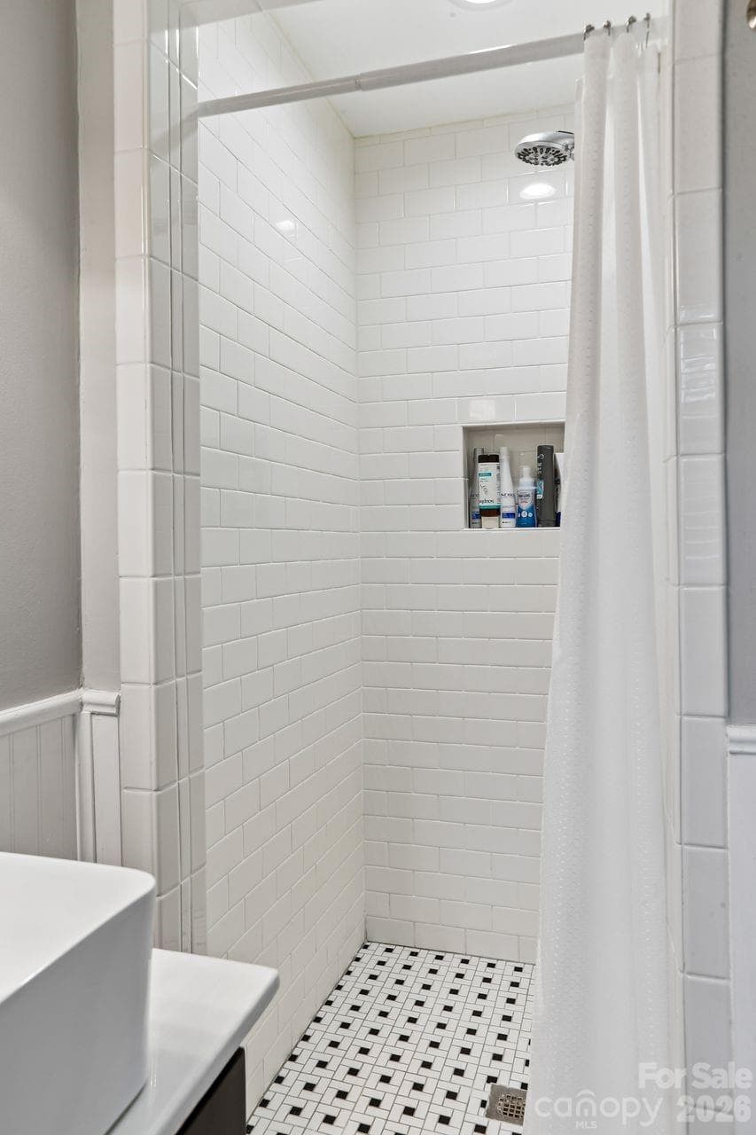 Primary tile shower - 122 Chanticleer Court, Charlotte