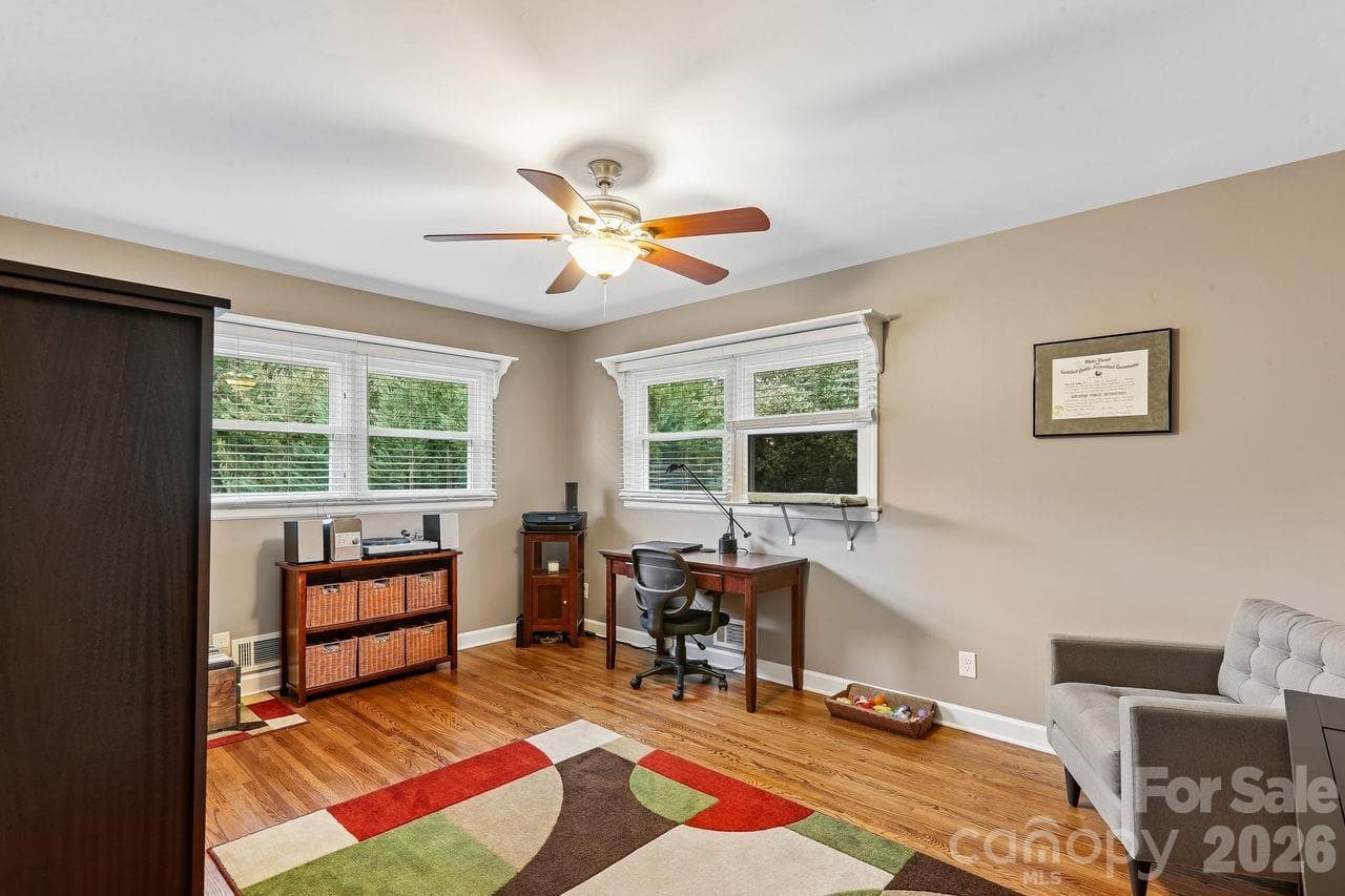 Single Family Residence at 122 Chanticleer Court, Charlotte, photo 21 of 36