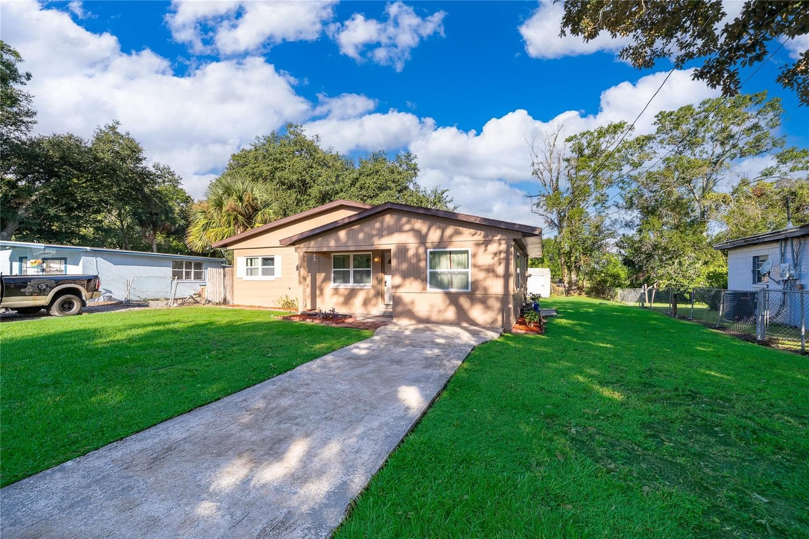 Single Family Residence at 168 COUNTRY CLUB CIR, SANFORD, photo 2 of 18